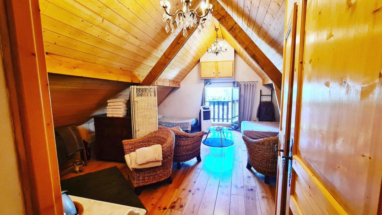 Le Doux Nid Bed and Breakfast Chanaz Exteriör bild
